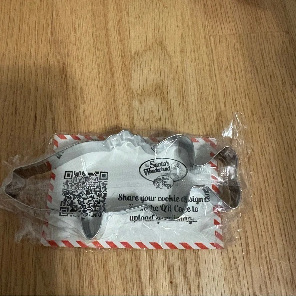 Cabela’s Bass Pro Shop Santa's Wonderland Cookie Cutter Fish NEW Christmas